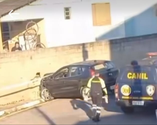 Suspeito de embriaguez ao volante causa acidente envolvendo 5 carros